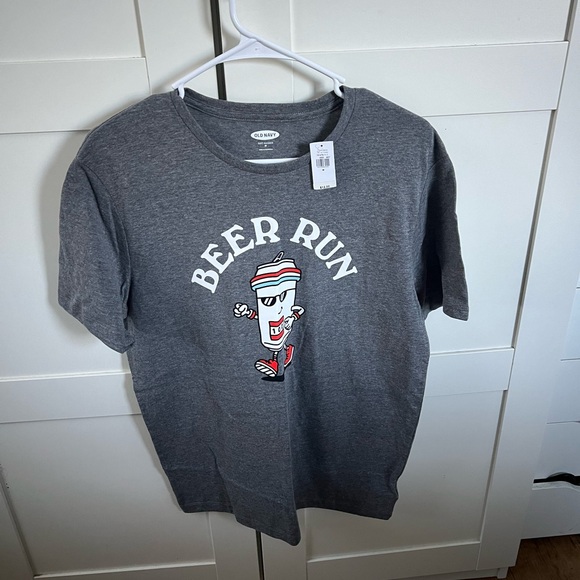 Old Navy Gray Short Sleeve Tee Graphic Design - Picture 1 of 3